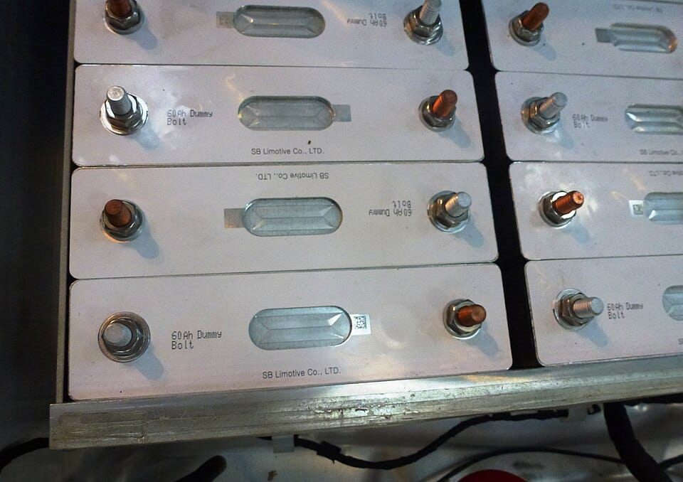 Khối pin lithium-ion ghép từ nhiều cell cho xe điện