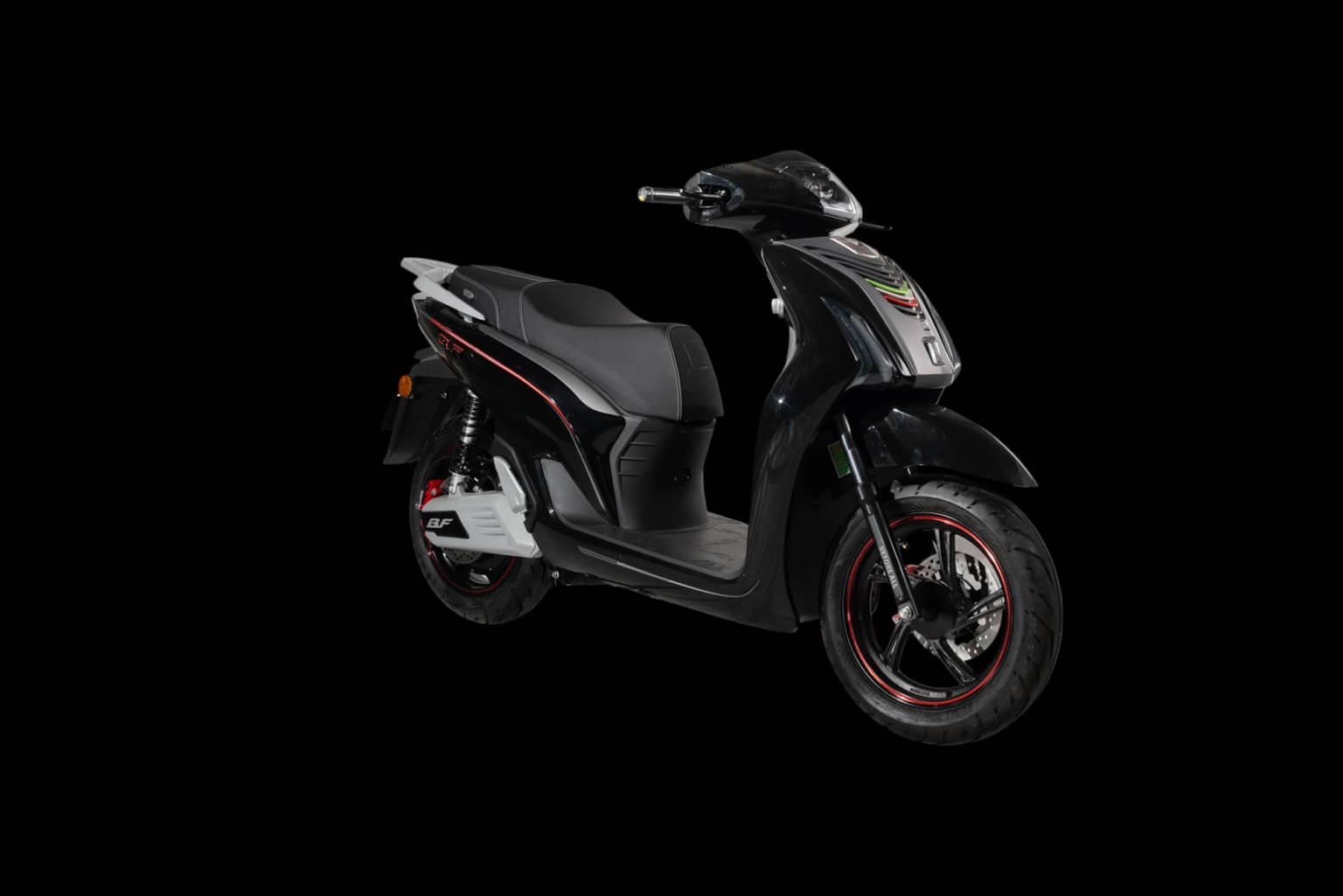 Before All BF26 màu đen bóng chụp studio, nhìn chéo phía trước