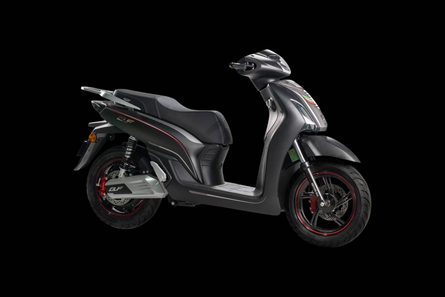 Before All BF26 màu đen mờ chụp studio trên nền đen