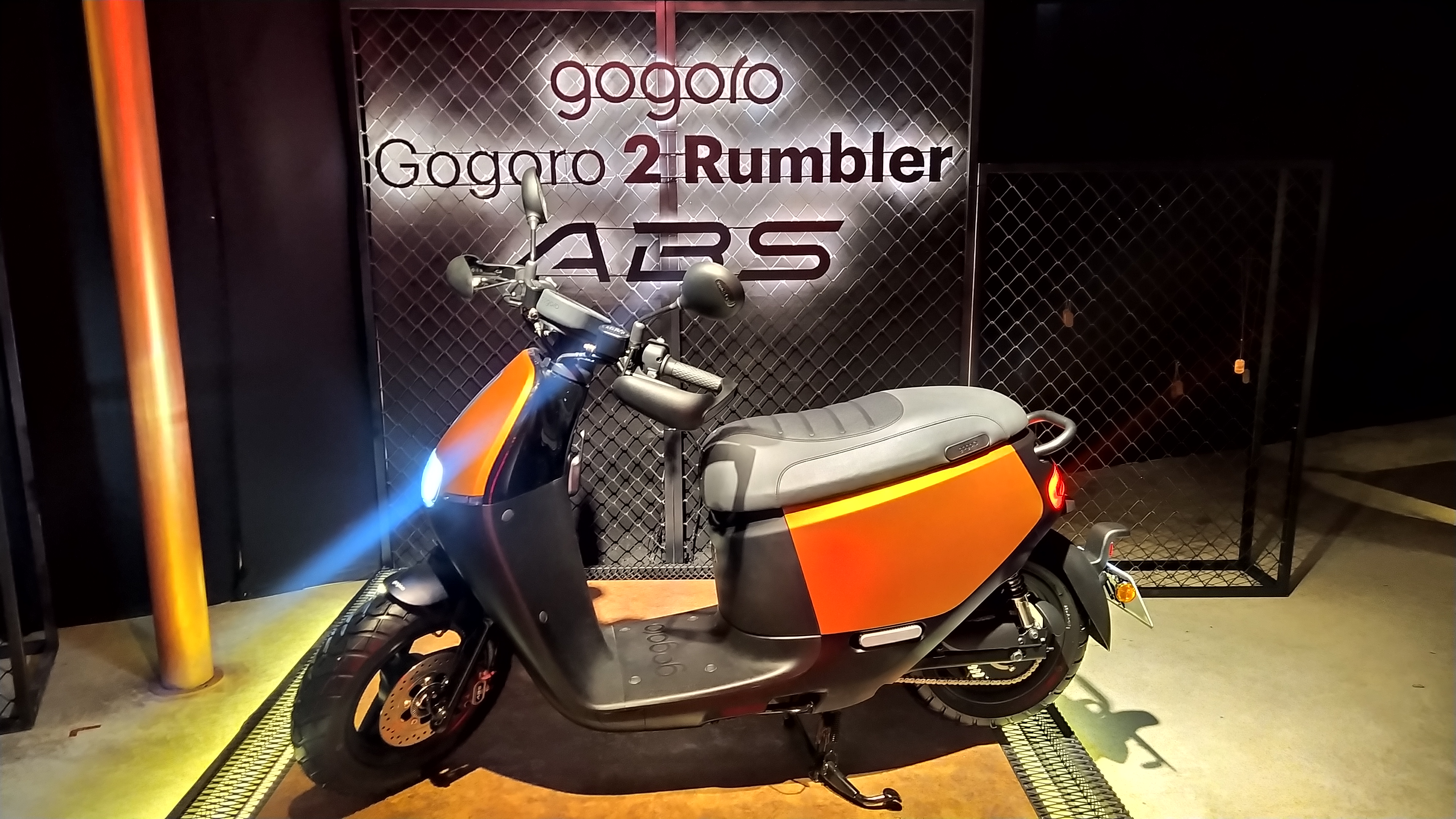 Gogoro 2 Rumbler - smartscooter với hệ thống pin swappable độc đáo