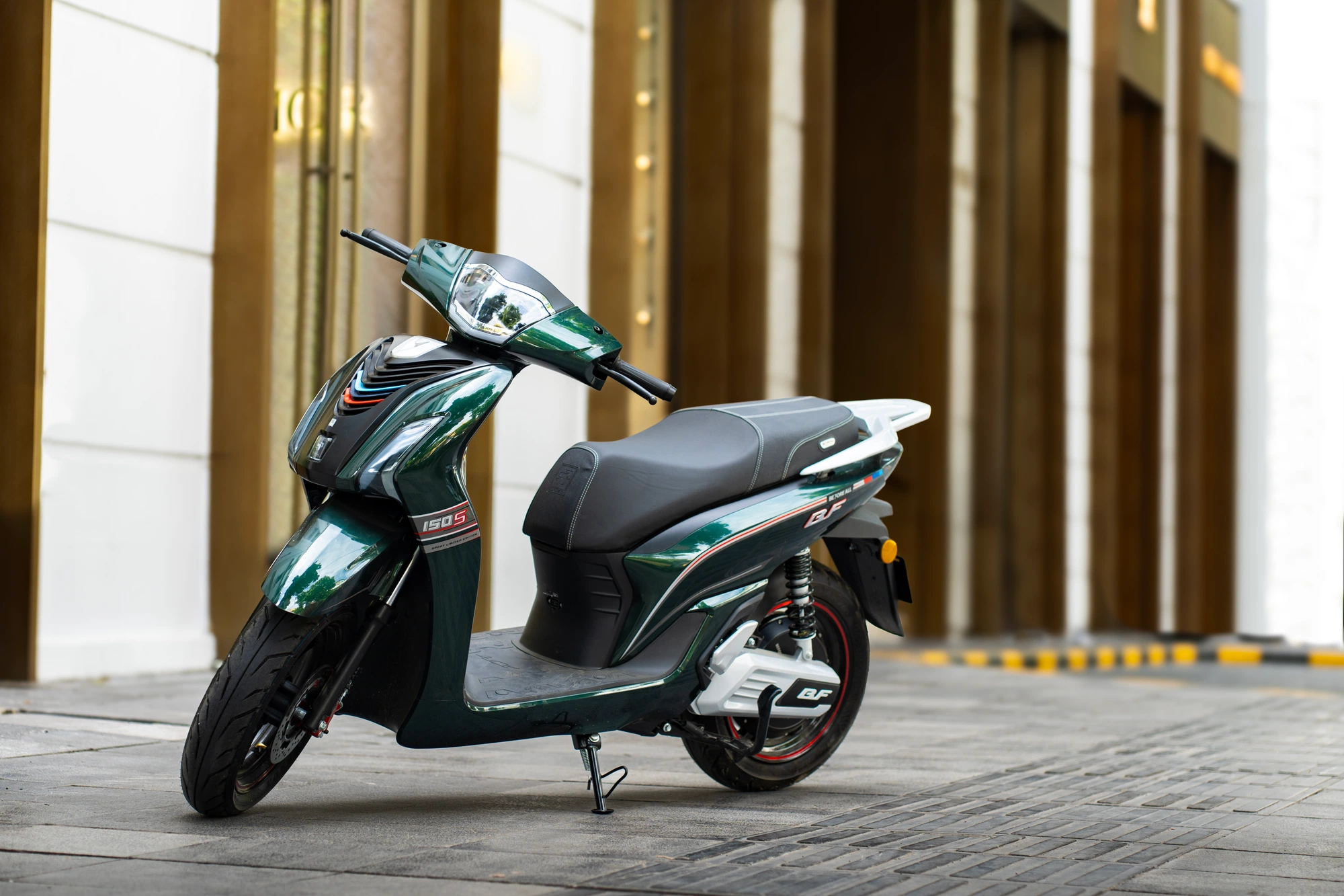 BF150S Lục Bảo Bóng